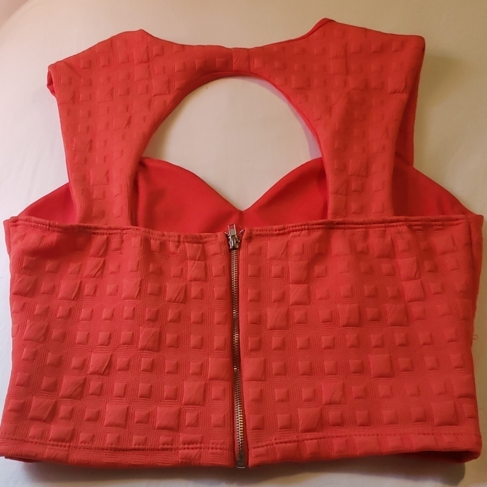 - Arden B. Orange Crop top #001 - Picture 2 of 6